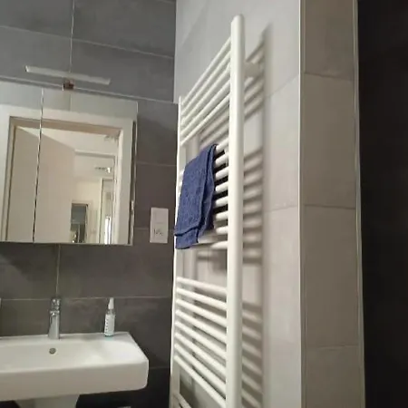 Moderni S Parkovanim Zdarma برنو