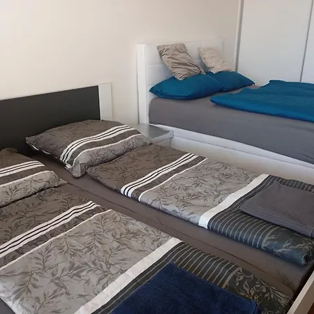 Moderni S Parkovanim Zdarma برنو